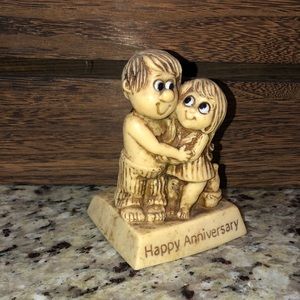 Vtg 76’ “happy-anniversary” statue Russ Berrie&Co.